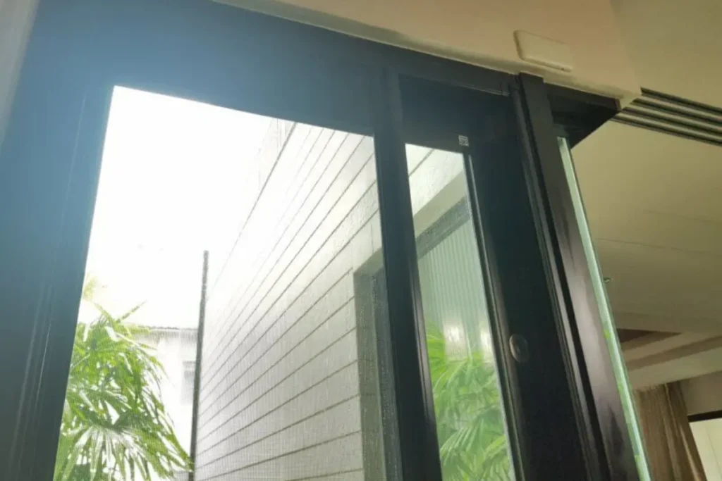 捲軸紗門 / 圖片取自網路